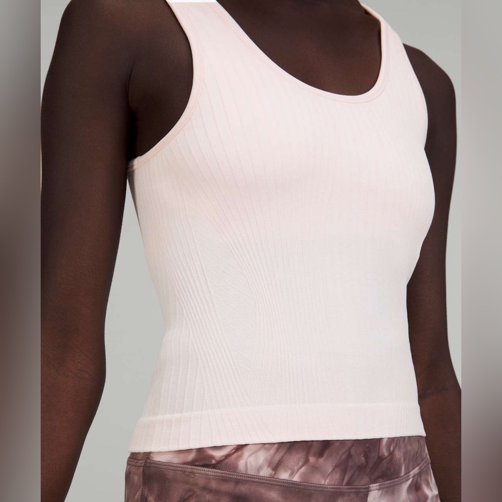 Lululemon Ebb to Street Crop Tank Size 4 Rib Map 🍓 Strawberry Milkshake